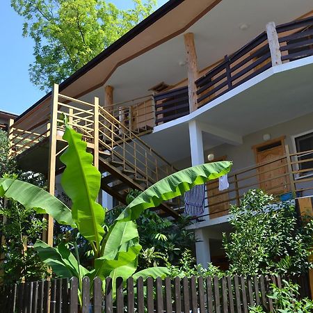 Sun Hotel Guest House Pitsunda Exterior foto