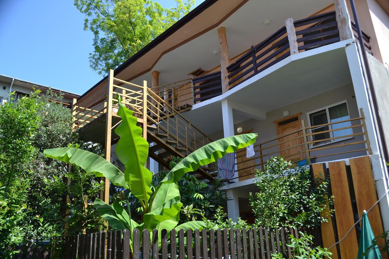 Sun Hotel Guest House Pitsunda Exterior foto